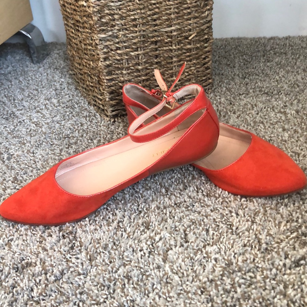 Shoes - Picture 2 of 4